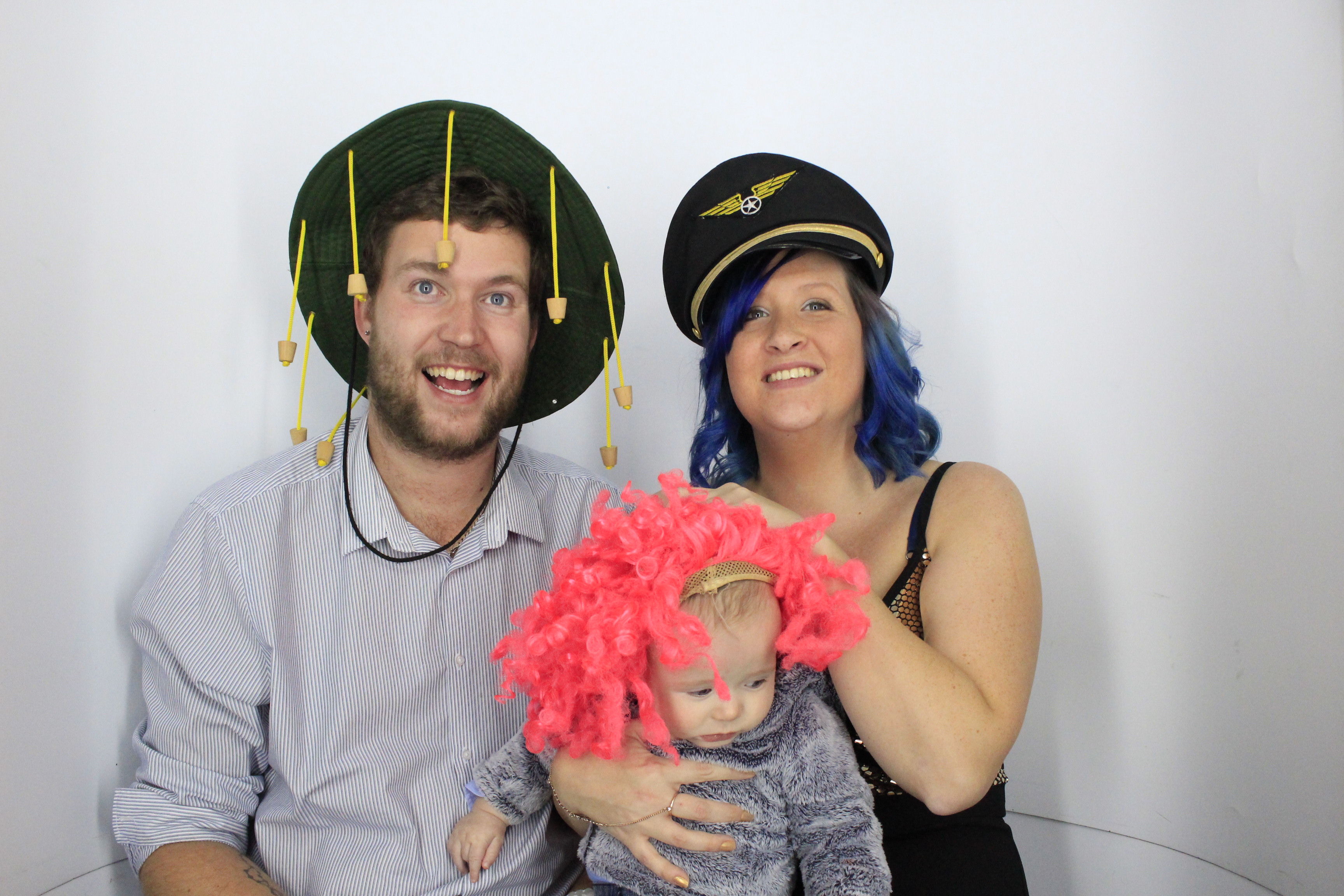 Simon & Muna  | View more photos from the event at gallery.myphotoboothexperience.co.uk/u/MyPhotoBoothExperienceLtd/Simon-Muna